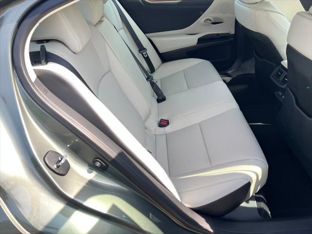 new 2025 Lexus ES 350 car, priced at $47,624