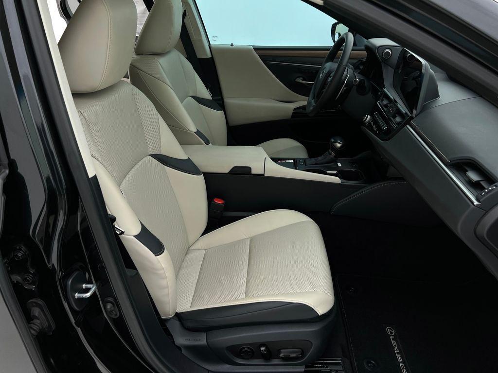 used 2023 Lexus ES 300h car, priced at $36,993