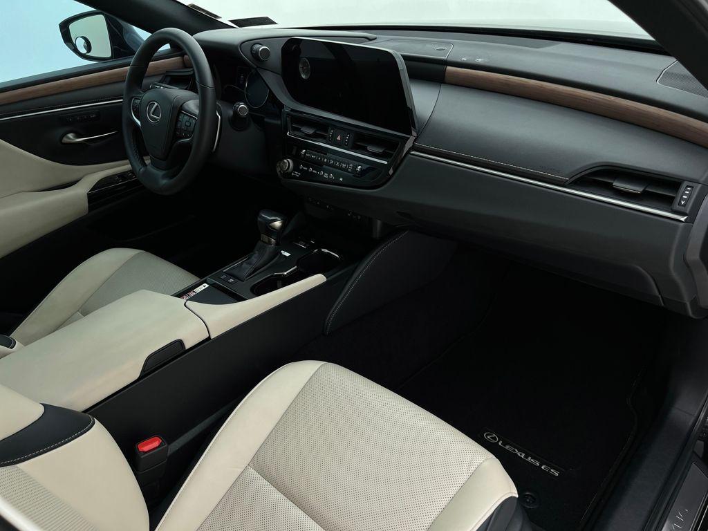 used 2023 Lexus ES 300h car, priced at $36,993