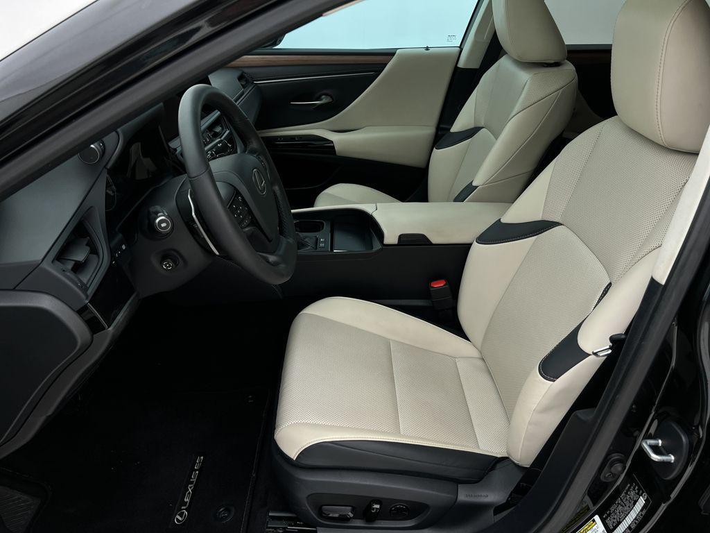 used 2023 Lexus ES 300h car, priced at $36,993
