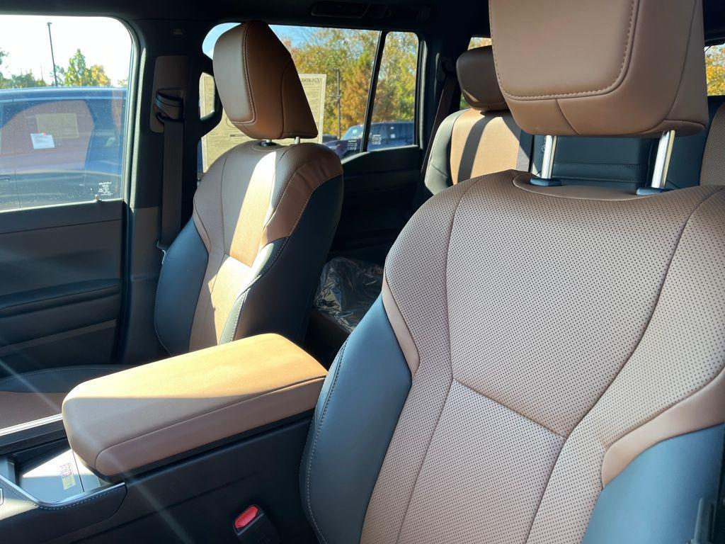 new 2025 Lexus GX 550 car, priced at $73,613