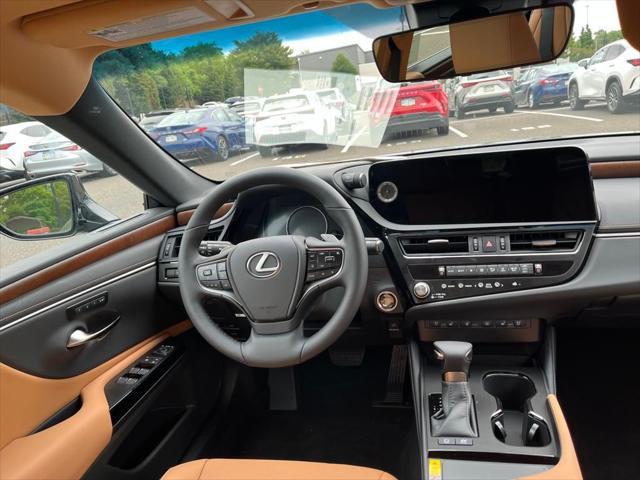 new 2025 Lexus ES 300h car, priced at $52,529