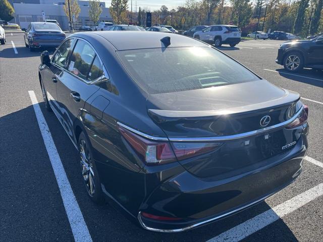 new 2025 Lexus ES 300h car, priced at $53,859