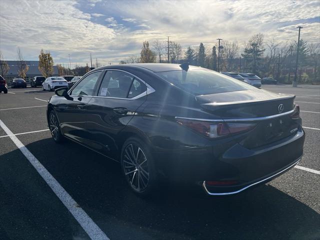 new 2025 Lexus ES 300h car, priced at $51,815