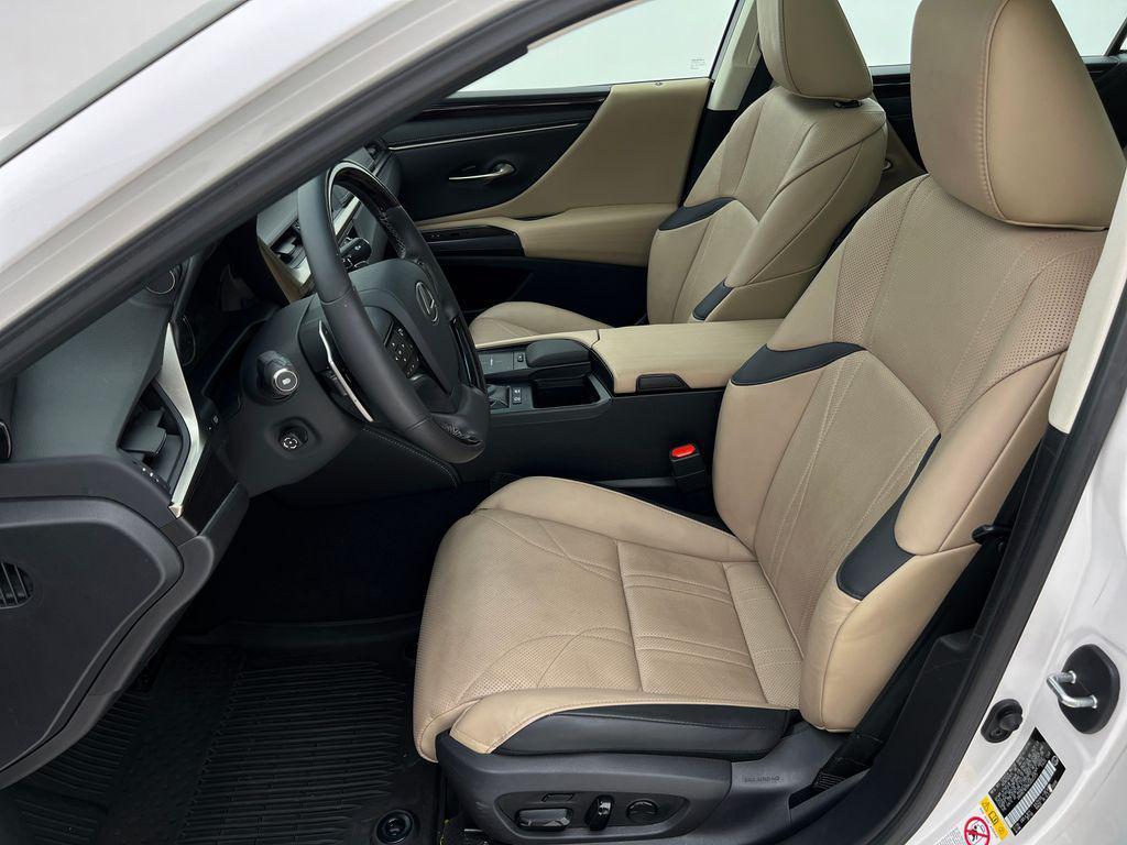 used 2019 Lexus ES 300h car, priced at $34,993