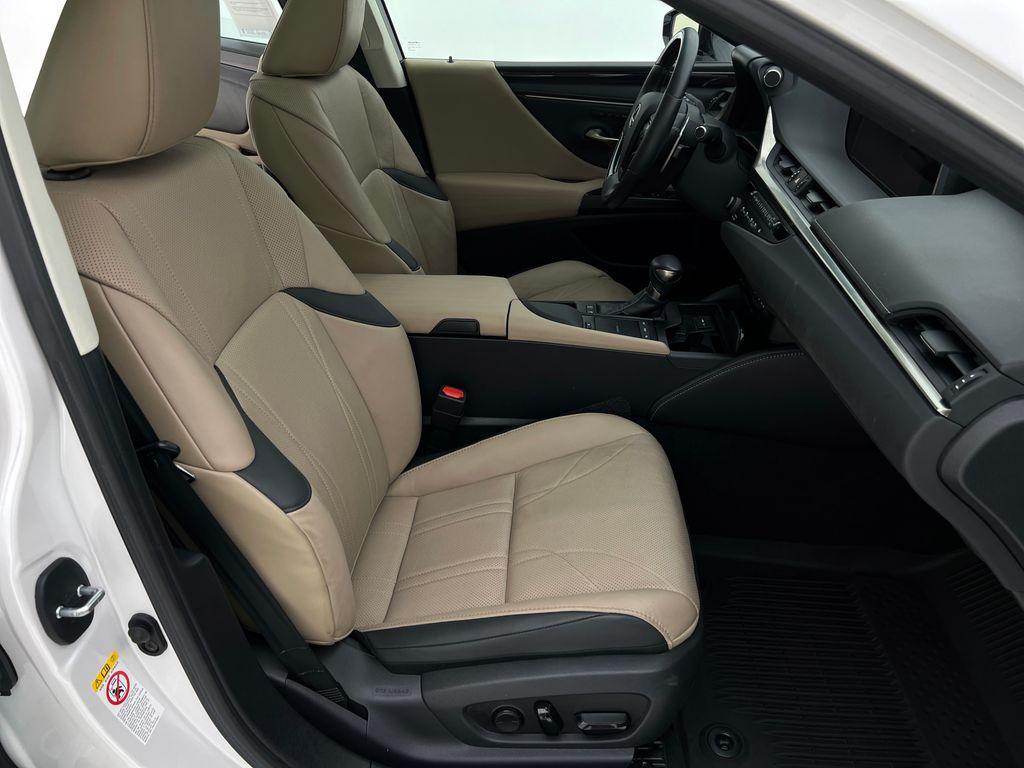 used 2019 Lexus ES 300h car, priced at $34,993
