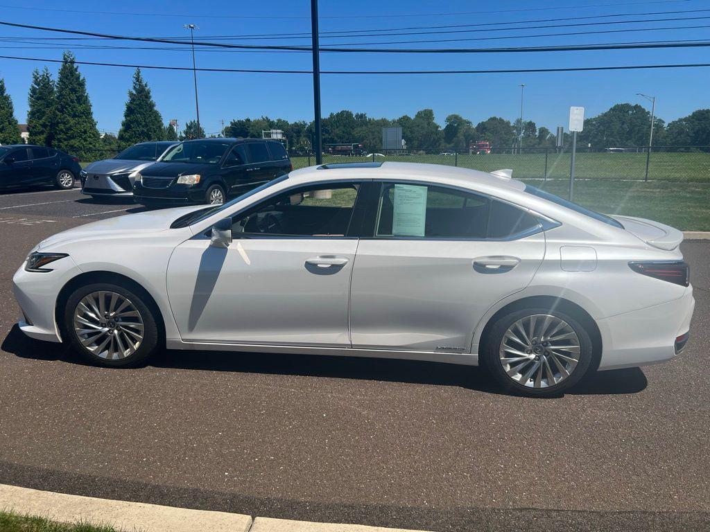 used 2019 Lexus ES 300h car, priced at $34,893
