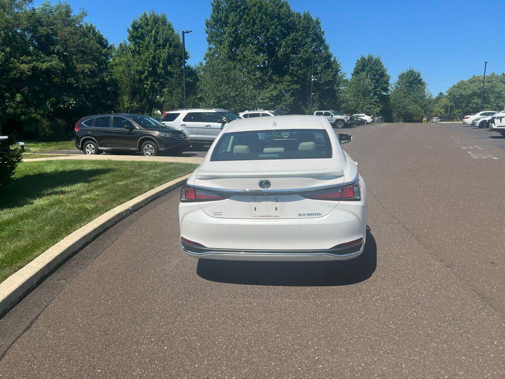 used 2019 Lexus ES 300h car, priced at $34,893