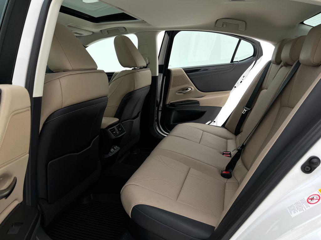 used 2019 Lexus ES 300h car, priced at $34,993