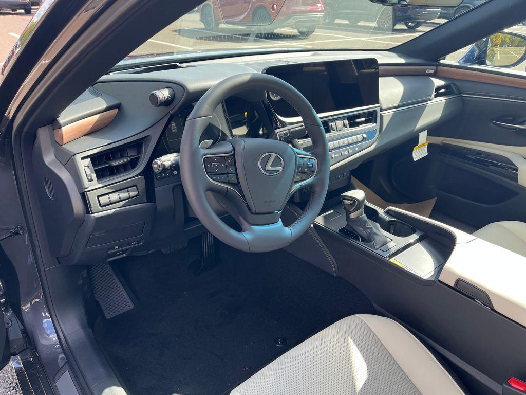 new 2025 Lexus ES 350 car, priced at $50,644