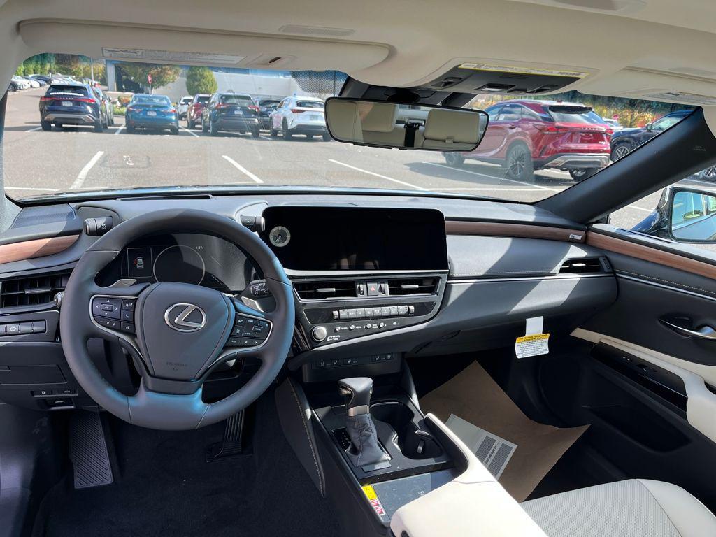 new 2025 Lexus ES 350 car, priced at $50,644