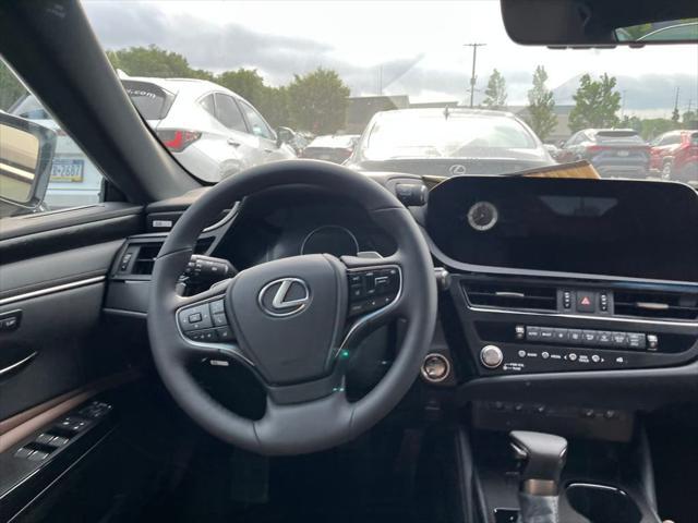 new 2025 Lexus ES 350 car, priced at $48,015