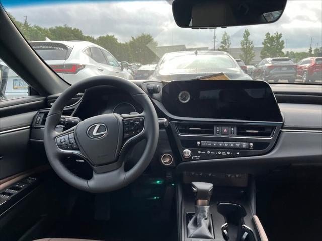 new 2025 Lexus ES 350 car, priced at $48,015