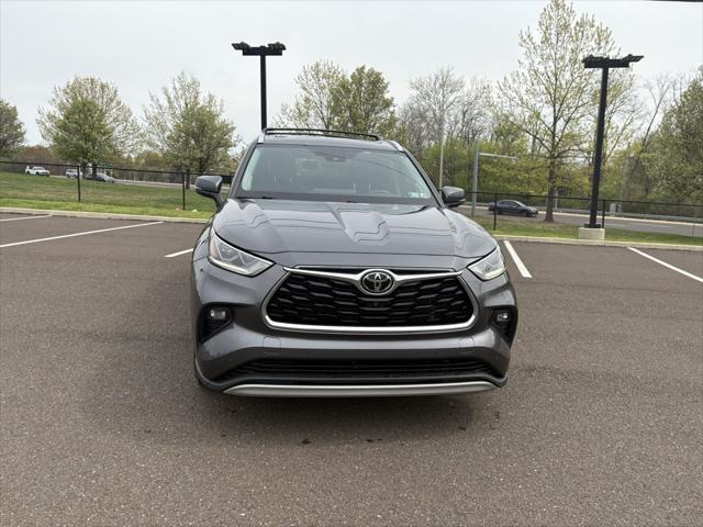 used 2021 Toyota Highlander car, priced at $33,993