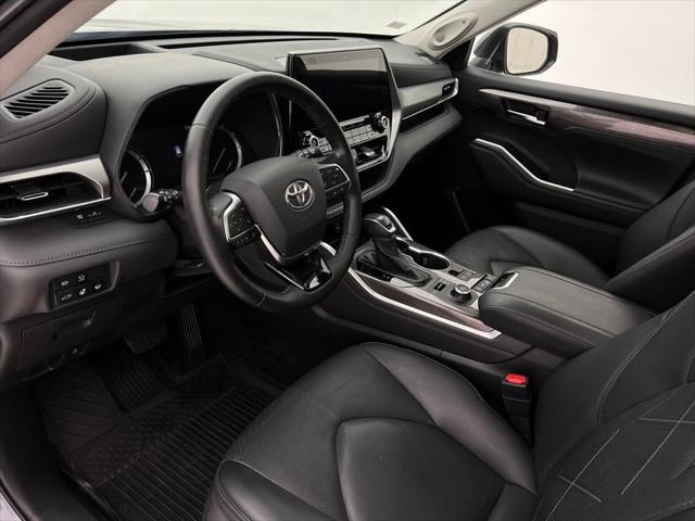 used 2021 Toyota Highlander car, priced at $33,993