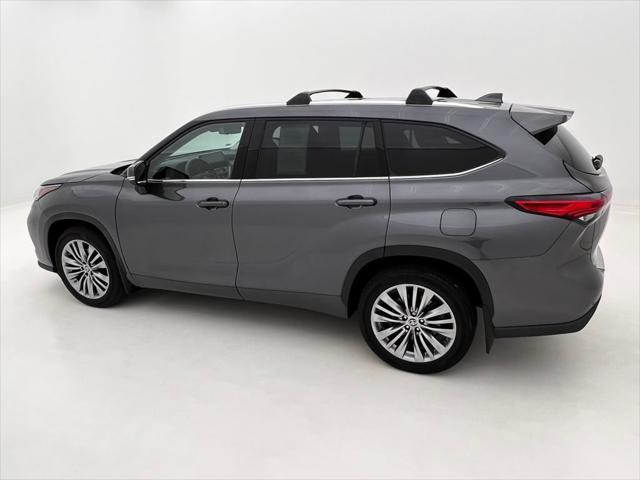used 2021 Toyota Highlander car, priced at $33,993