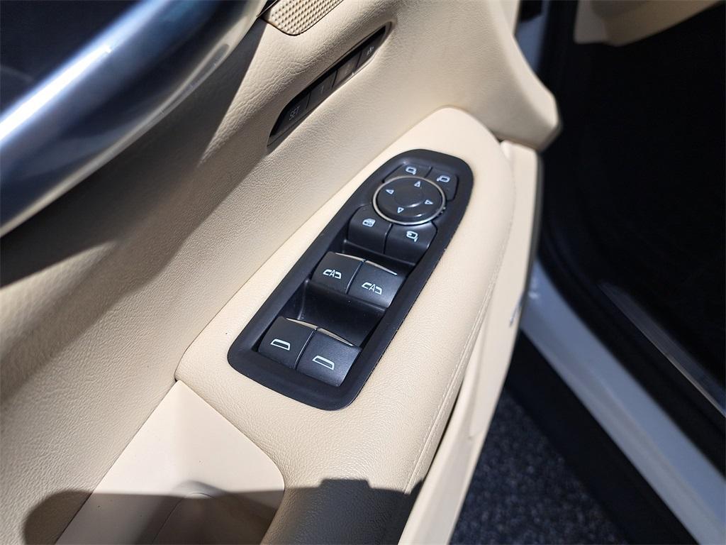 used 2019 Cadillac XT5 car, priced at $24,377