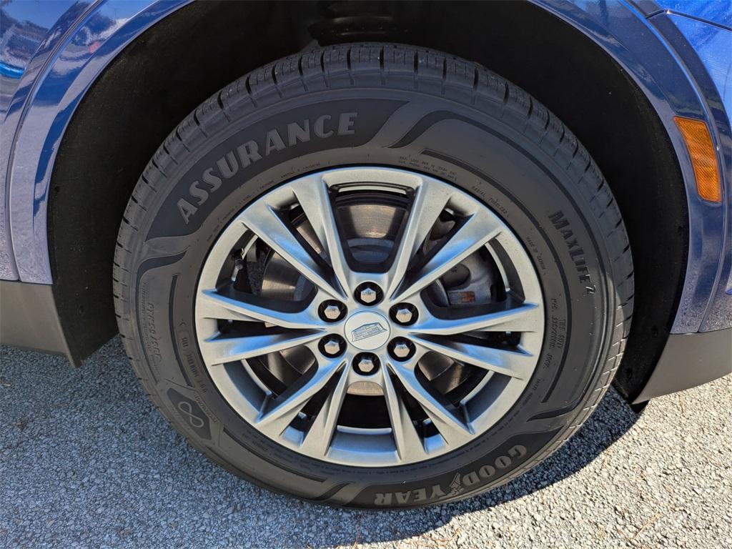 used 2023 Cadillac XT5 car, priced at $28,994
