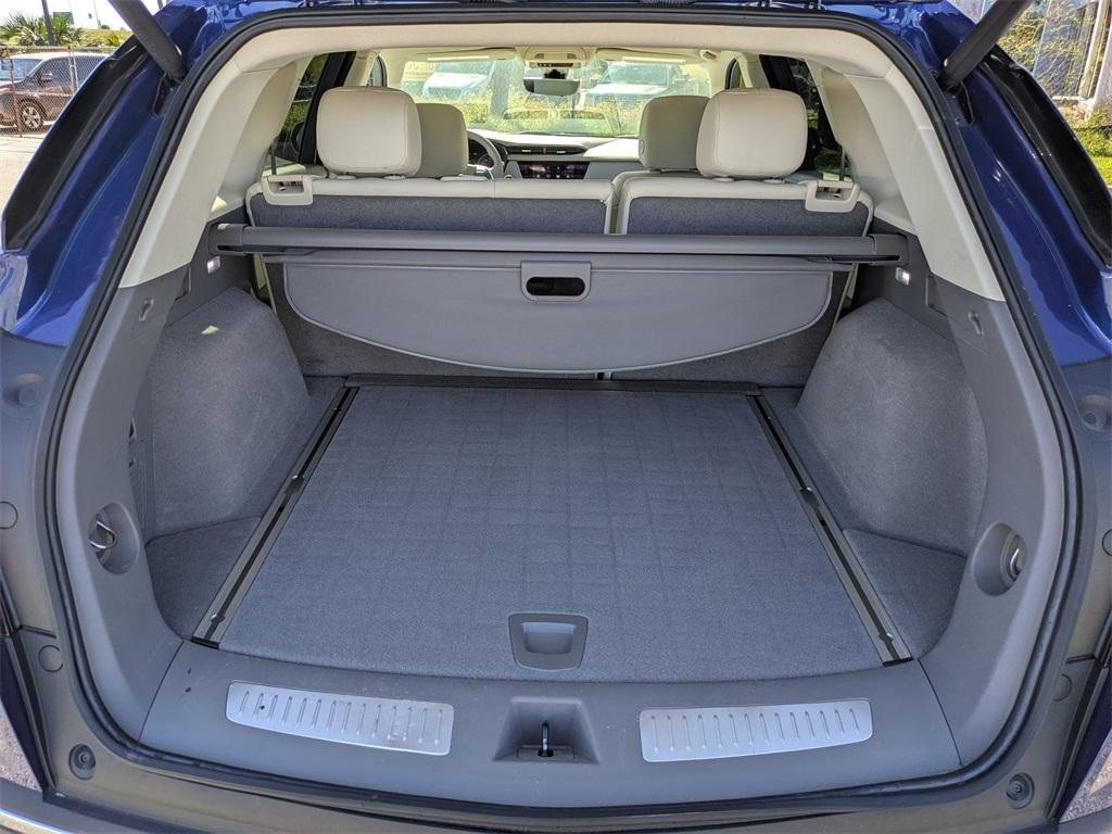 used 2023 Cadillac XT5 car, priced at $28,994