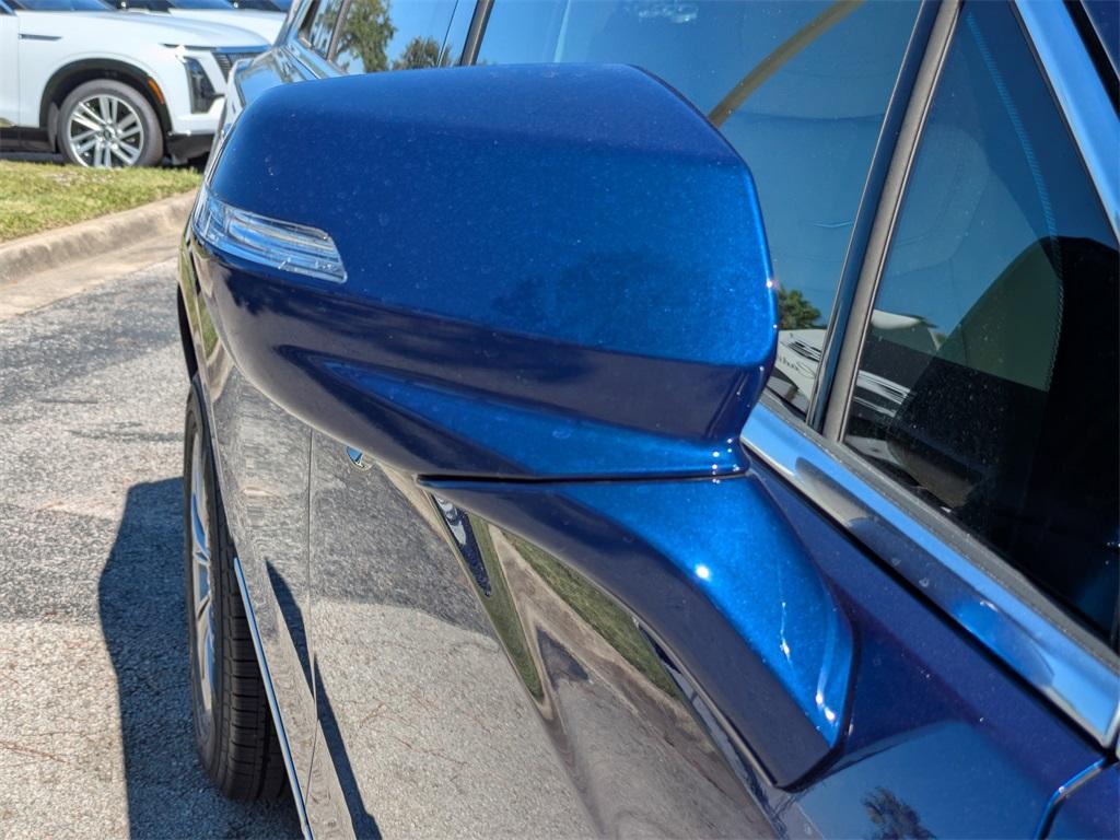 used 2023 Cadillac XT5 car, priced at $28,994