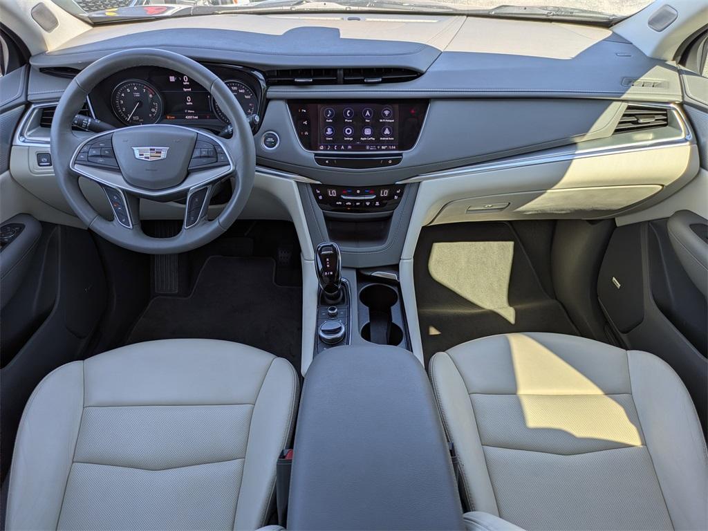 used 2023 Cadillac XT5 car, priced at $28,994