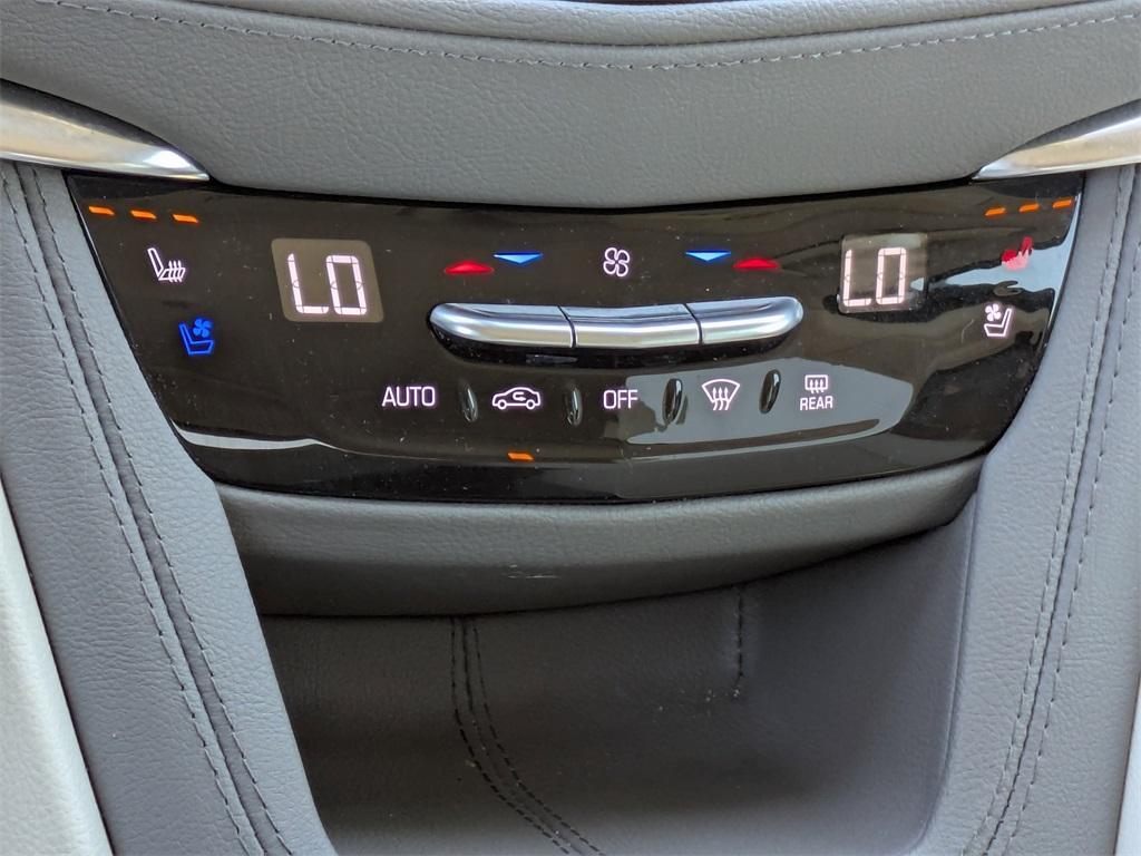 used 2023 Cadillac XT5 car, priced at $28,994