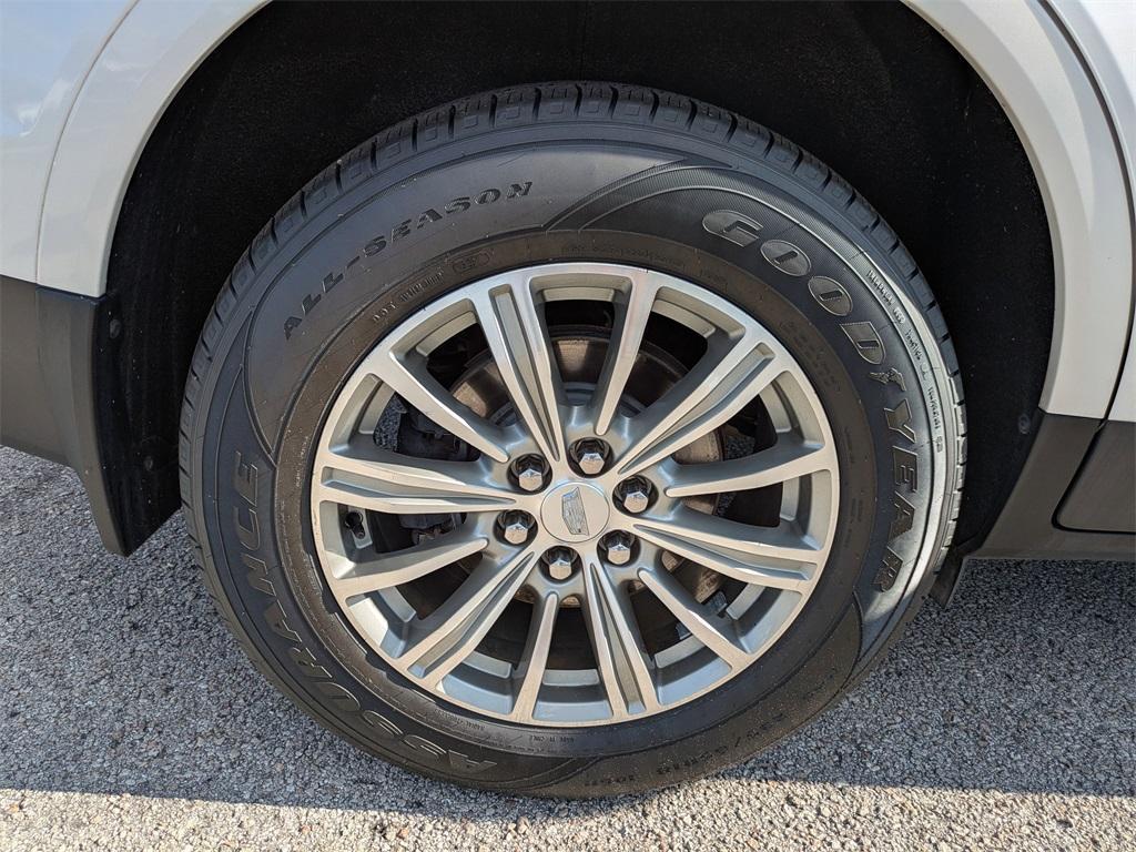 used 2019 Cadillac XT5 car, priced at $17,994