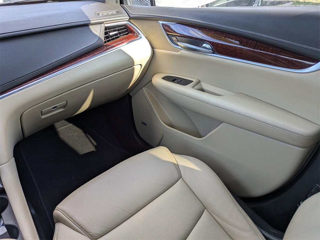 used 2019 Cadillac XT5 car, priced at $17,994