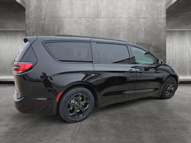 used 2021 Chrysler Pacifica Hybrid car, priced at $26,495