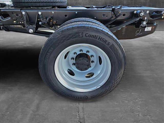 new 2025 Ford F-450 car, priced at $65,230