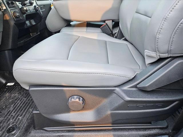 new 2025 Ford F-450 car, priced at $65,230