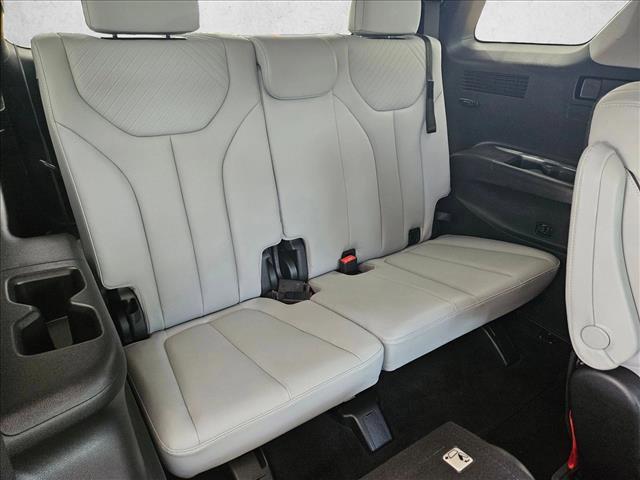 used 2024 Hyundai Palisade car, priced at $31,899