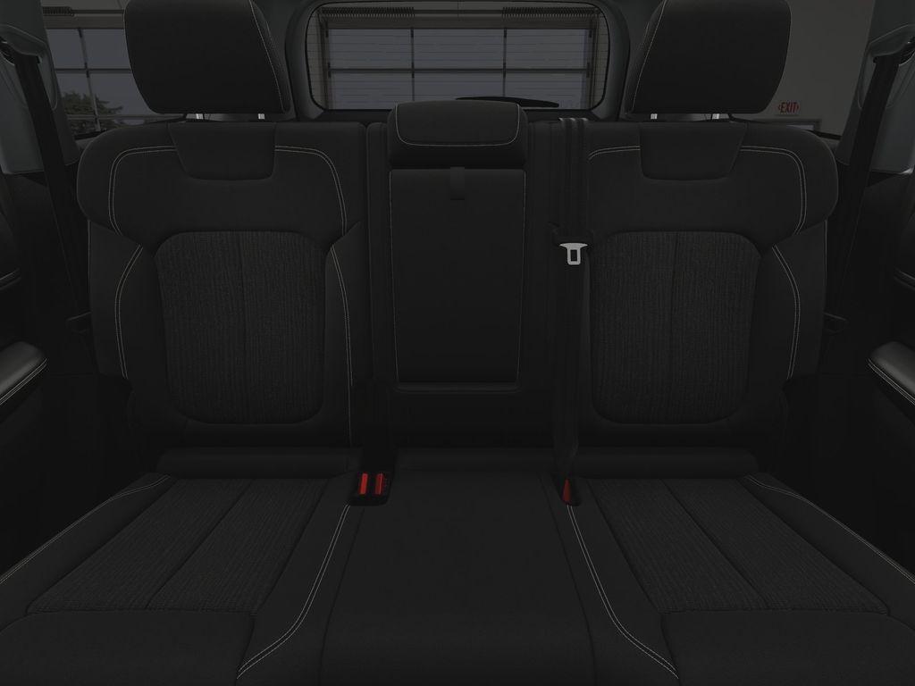 new 2025 Jeep Grand Cherokee car, priced at $39,067
