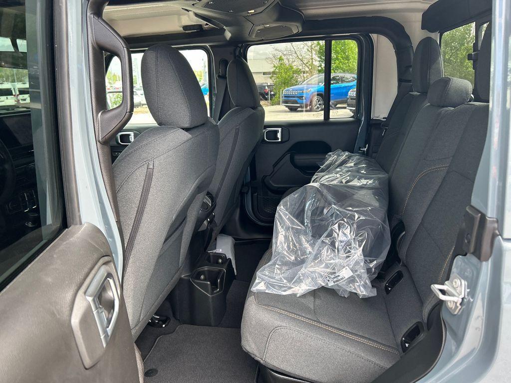new 2025 Jeep Gladiator car, priced at $39,026