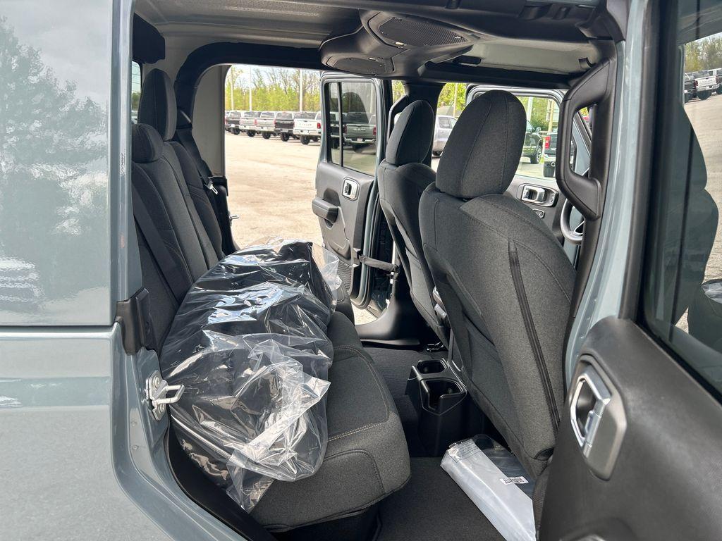new 2025 Jeep Gladiator car, priced at $39,026