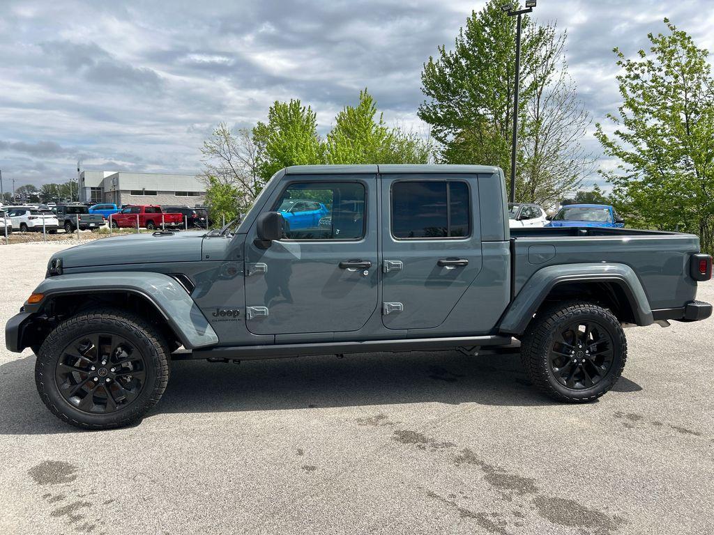 new 2025 Jeep Gladiator car, priced at $39,026