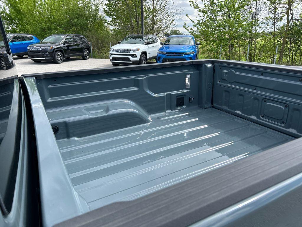 new 2025 Jeep Gladiator car, priced at $39,026