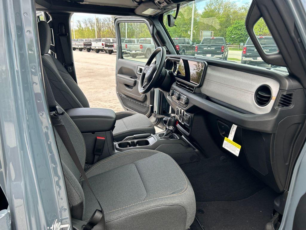 new 2025 Jeep Gladiator car, priced at $39,026