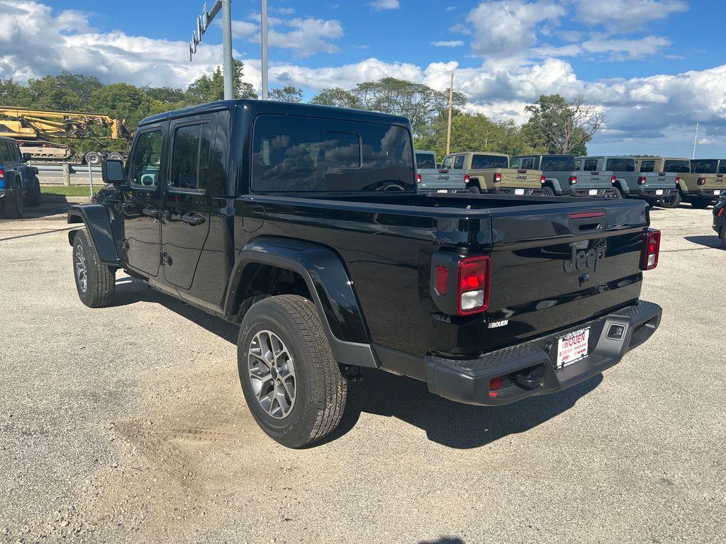 new 2025 Jeep Gladiator car, priced at $43,195