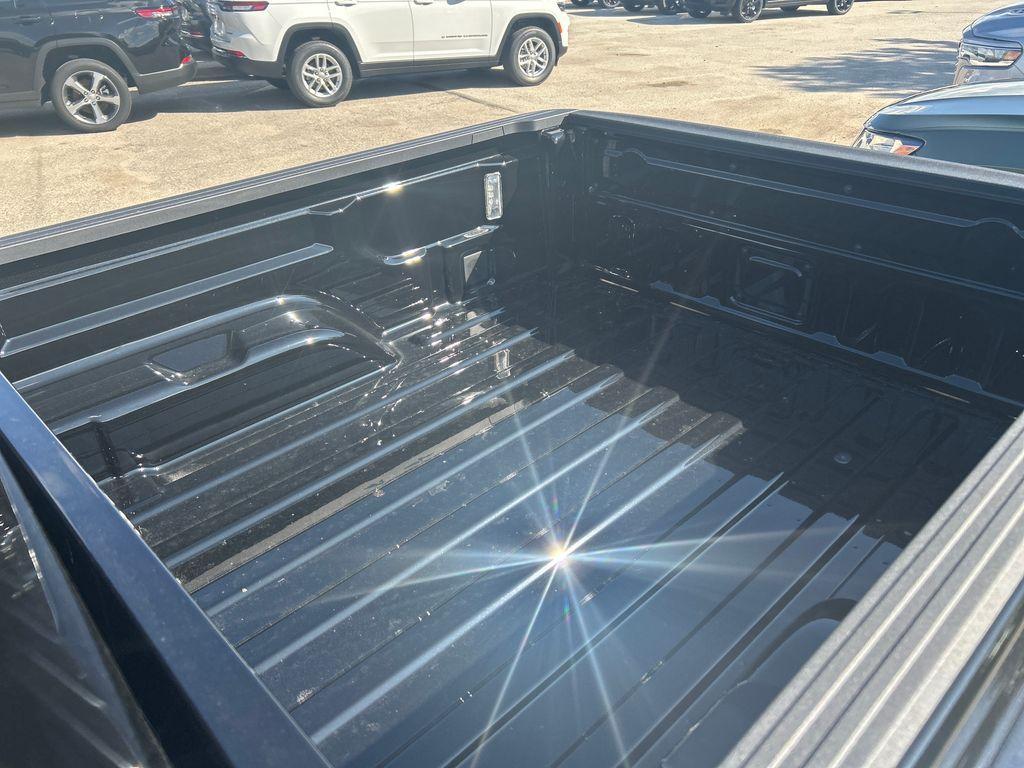 new 2025 Jeep Gladiator car, priced at $43,195