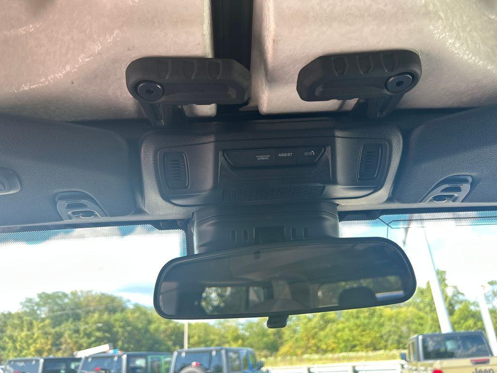 new 2025 Jeep Gladiator car, priced at $43,195