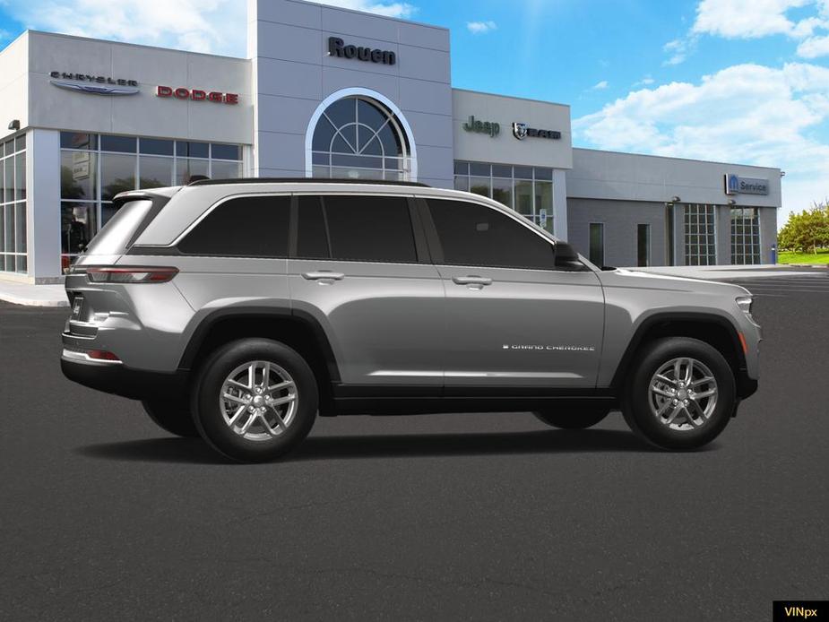 new 2024 Jeep Grand Cherokee car, priced at $40,059