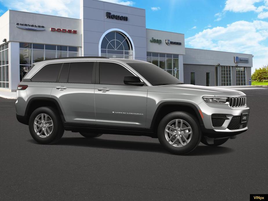 new 2024 Jeep Grand Cherokee car, priced at $40,059