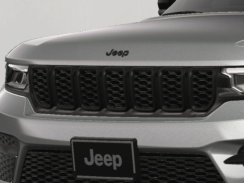 new 2025 Jeep Grand Cherokee car, priced at $43,072