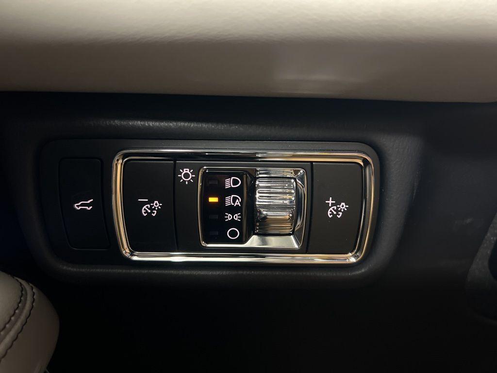 used 2025 Lincoln Aviator car, priced at $61,181