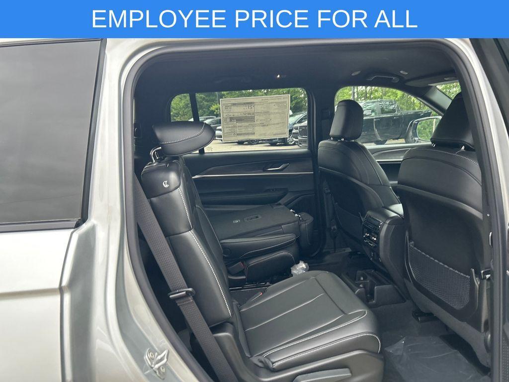 new 2025 Jeep Grand Cherokee L car, priced at $45,217