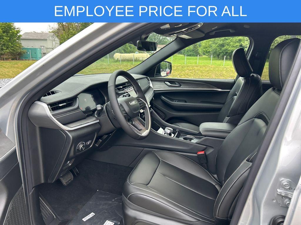 new 2025 Jeep Grand Cherokee L car, priced at $45,217