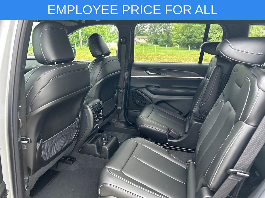 new 2025 Jeep Grand Cherokee L car, priced at $45,217