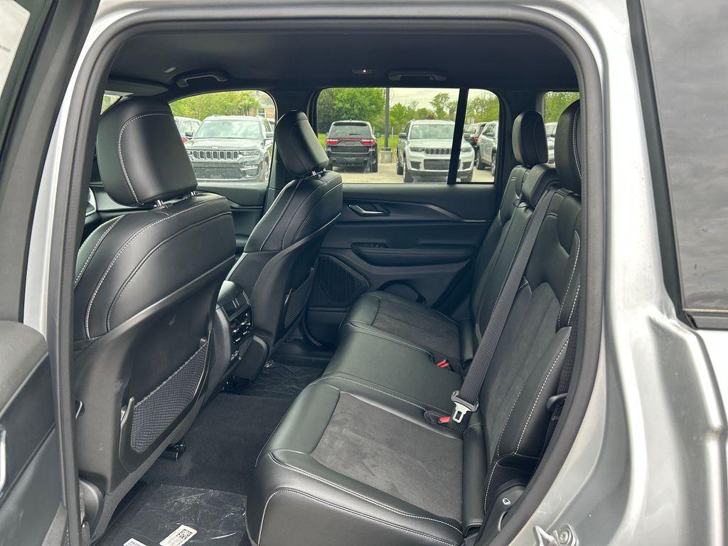new 2024 Jeep Grand Cherokee car, priced at $39,244