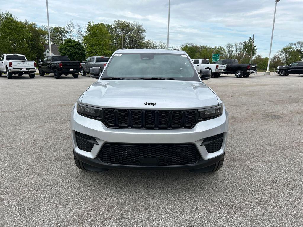 new 2024 Jeep Grand Cherokee car, priced at $39,244